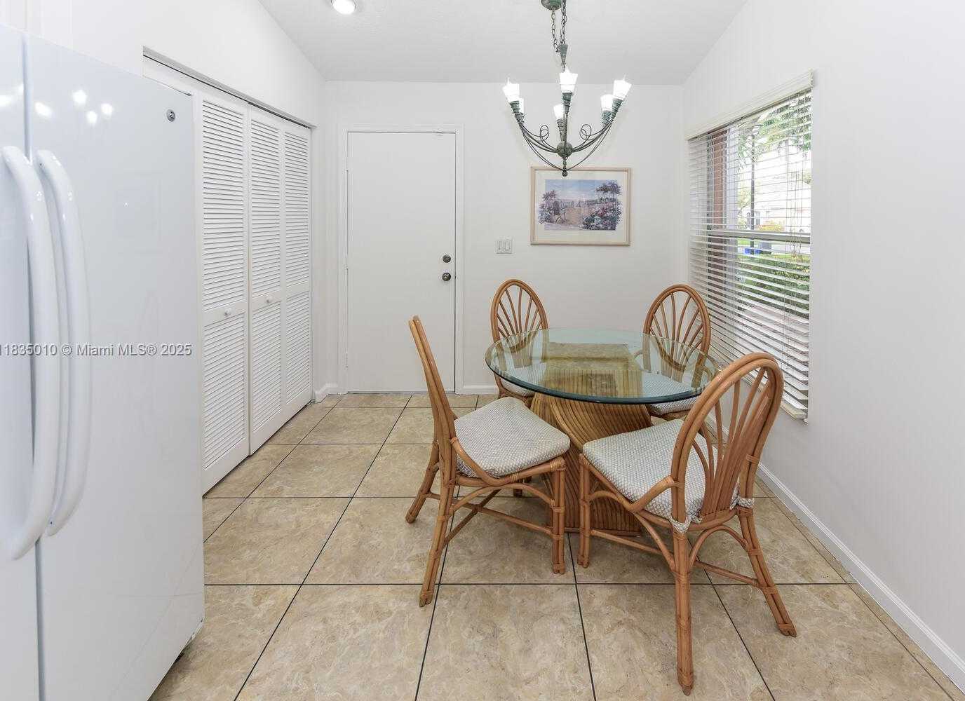 Small Image of 5570 ROYAL LAKE CIR, Boynton Beach Number 8