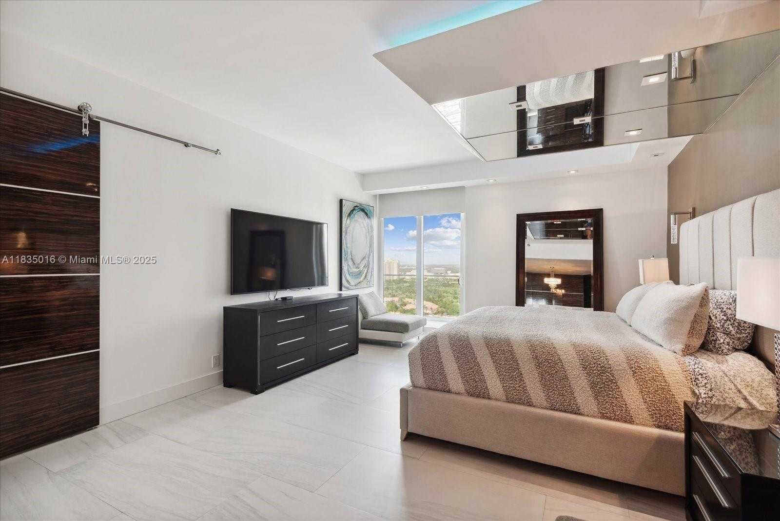 Small Image of 19707 TURNBERRY WAY #PH-D, Aventura Number 11