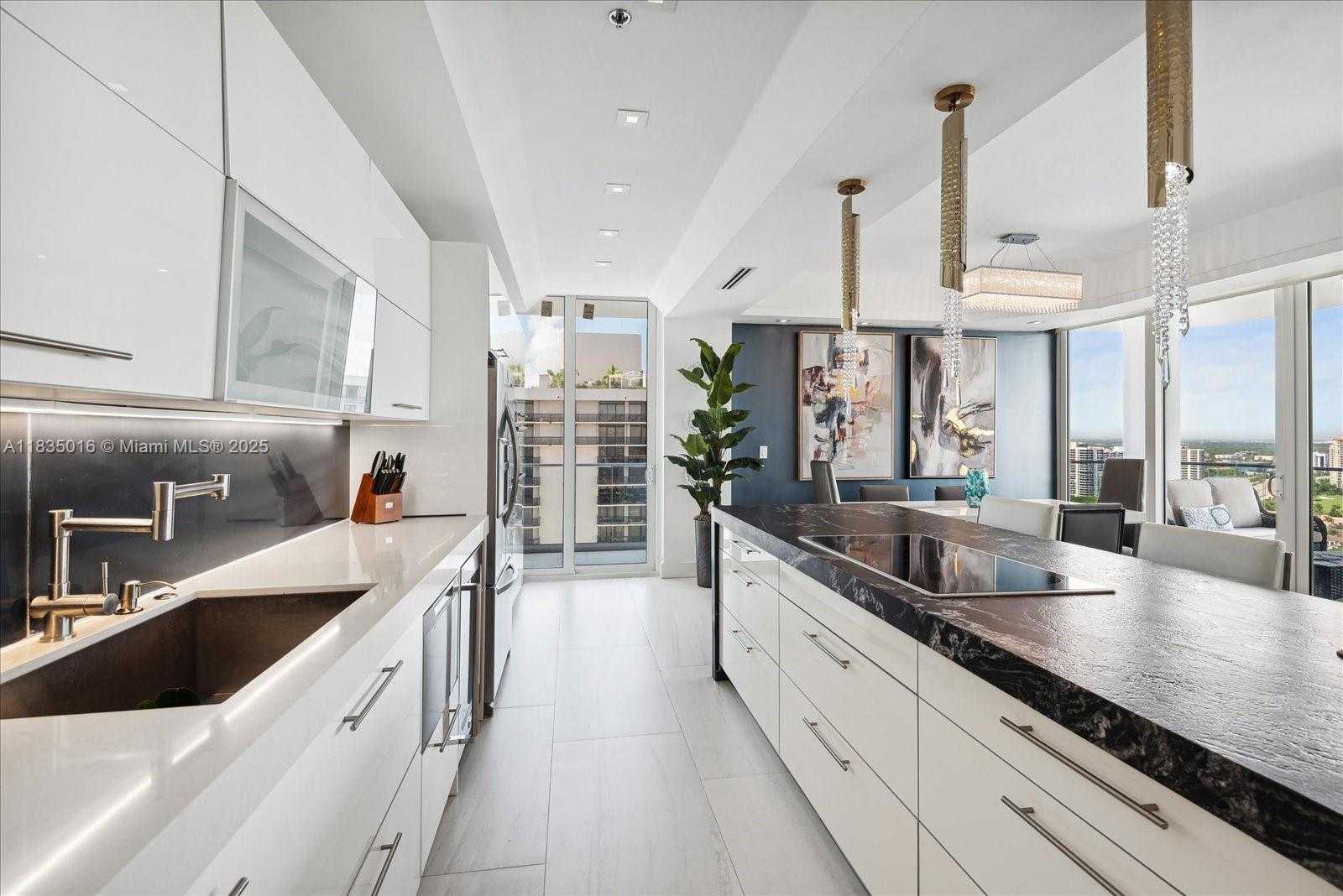 Small Image of 19707 TURNBERRY WAY #PH-D, Aventura Number 8