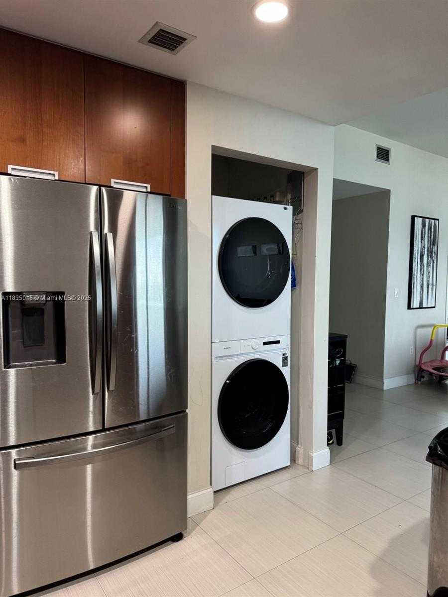 Small Image of 7901 HISPANOLA AVE #701, North Bay Village Number 12