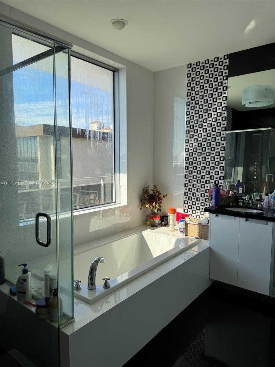 Small Image of 7901 HISPANOLA AVE #701, North Bay Village Number 32