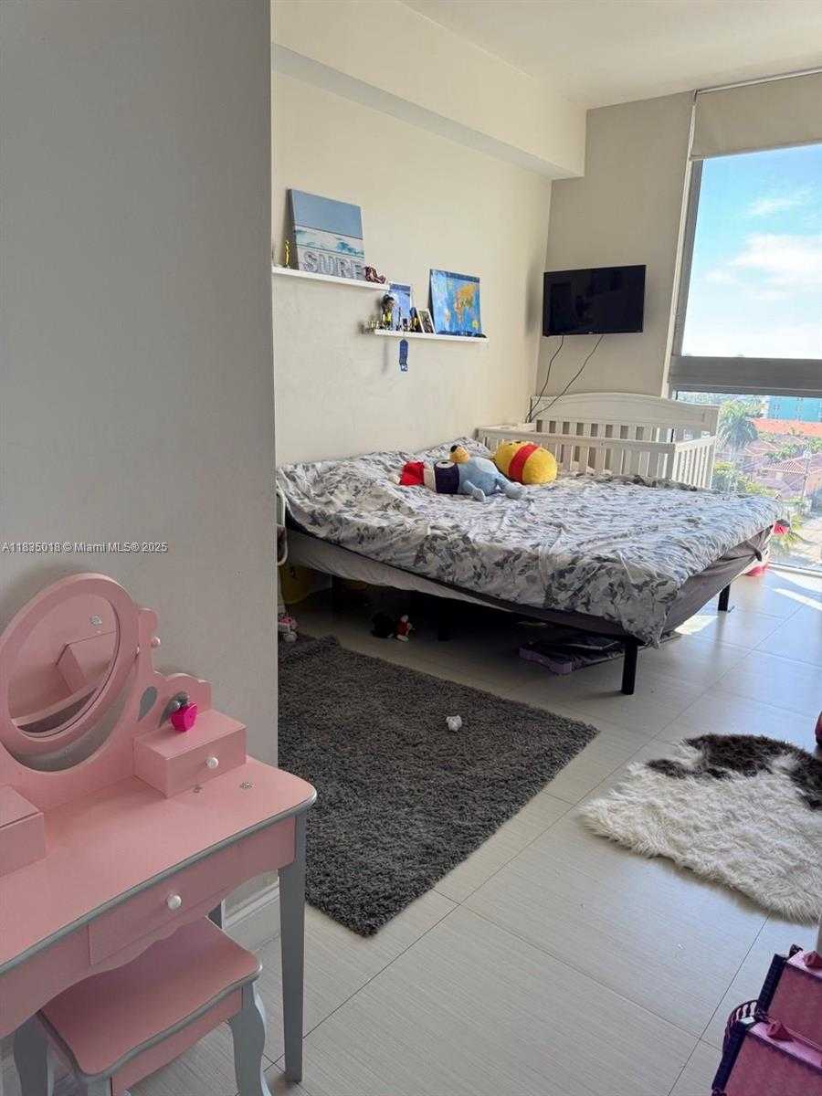 Small Image of 7901 HISPANOLA AVE #701, North Bay Village Number 36