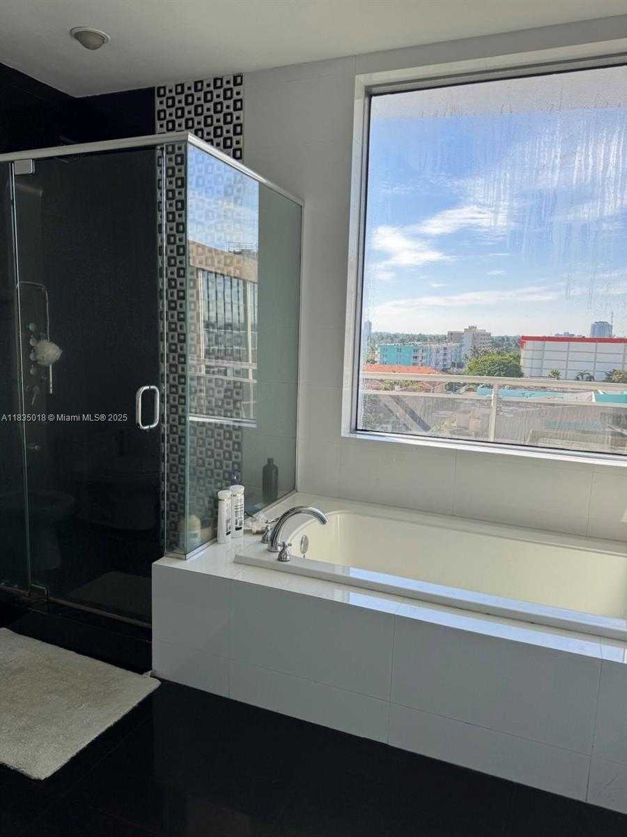 Small Image of 7901 HISPANOLA AVE #701, North Bay Village Number 38