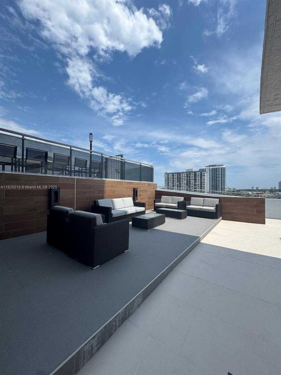 Small Image of 7901 HISPANOLA AVE #701, North Bay Village Number 49
