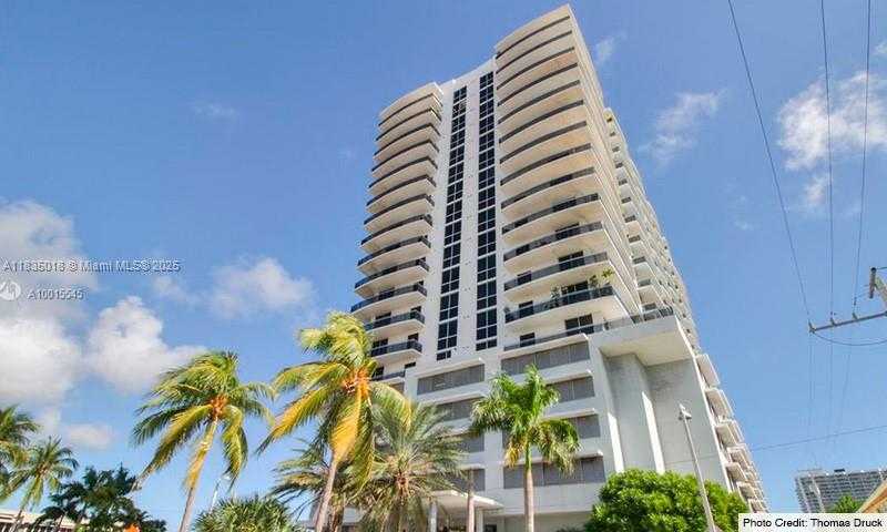 Small Image of 7901 HISPANOLA AVE #701, North Bay Village Number 5