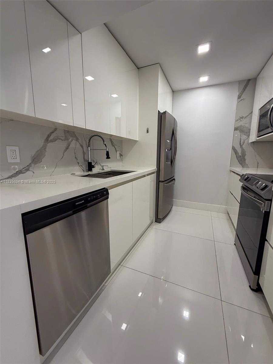Small Image of 20379 WEST COUNTRY CLUB DR #1434, Aventura Number 13