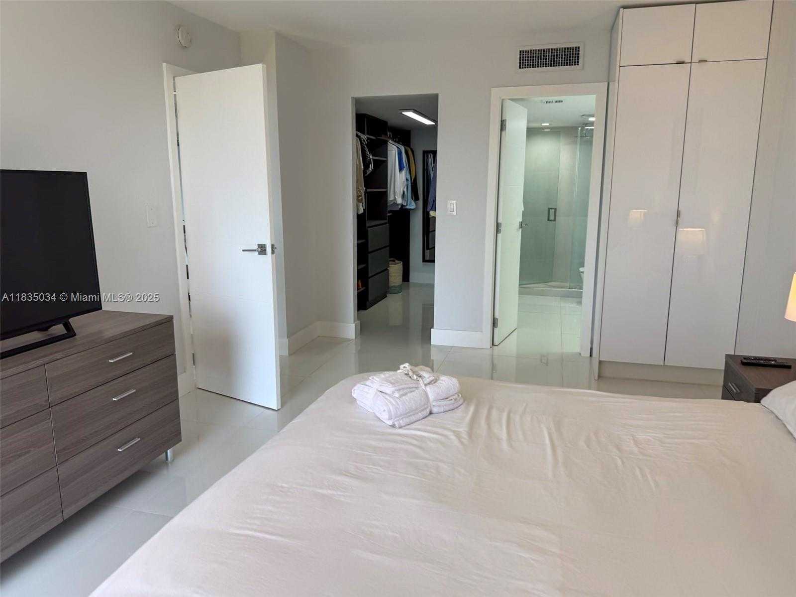 Small Image of 20379 WEST COUNTRY CLUB DR #1434, Aventura Number 15