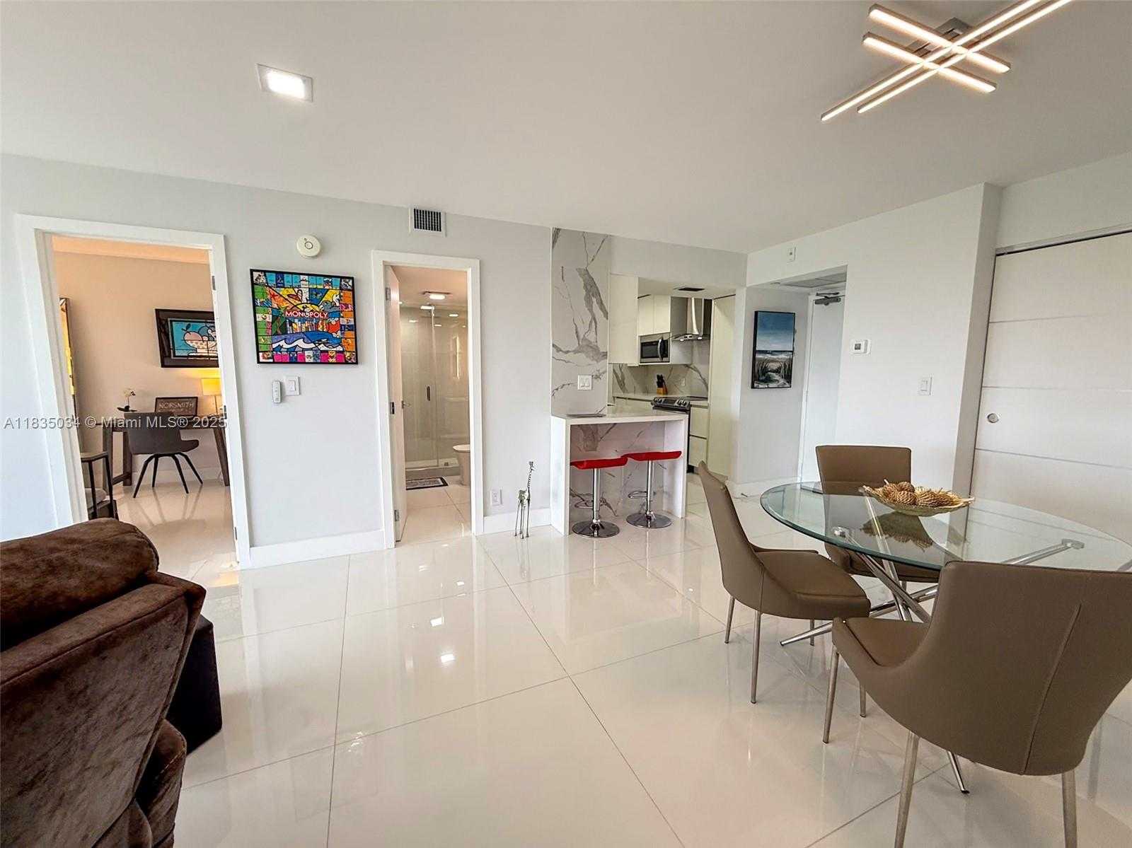 Small Image of 20379 WEST COUNTRY CLUB DR #1434, Aventura Number 4