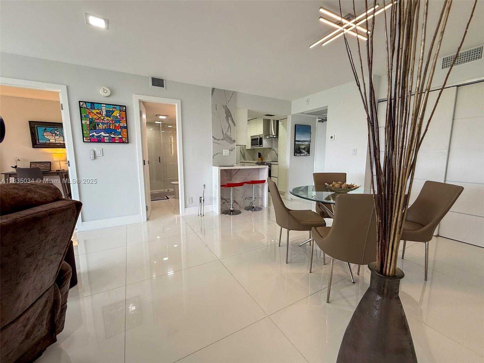 Small Image of 20379 WEST COUNTRY CLUB DR #1434, Aventura Number 7