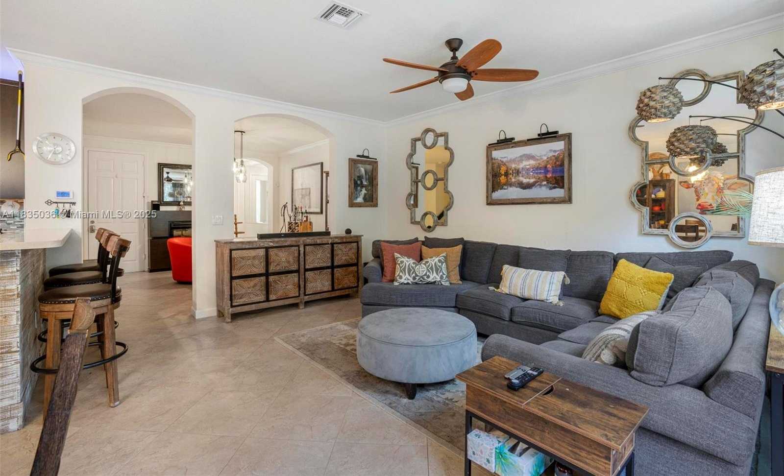 Small Image of 12125 SOUTH VAQUERO TRAILS DR, Davie Number 11