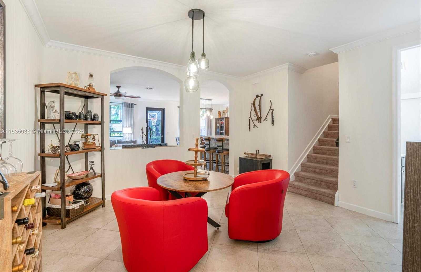 Small Image of 12125 SOUTH VAQUERO TRAILS DR, Davie Number 6