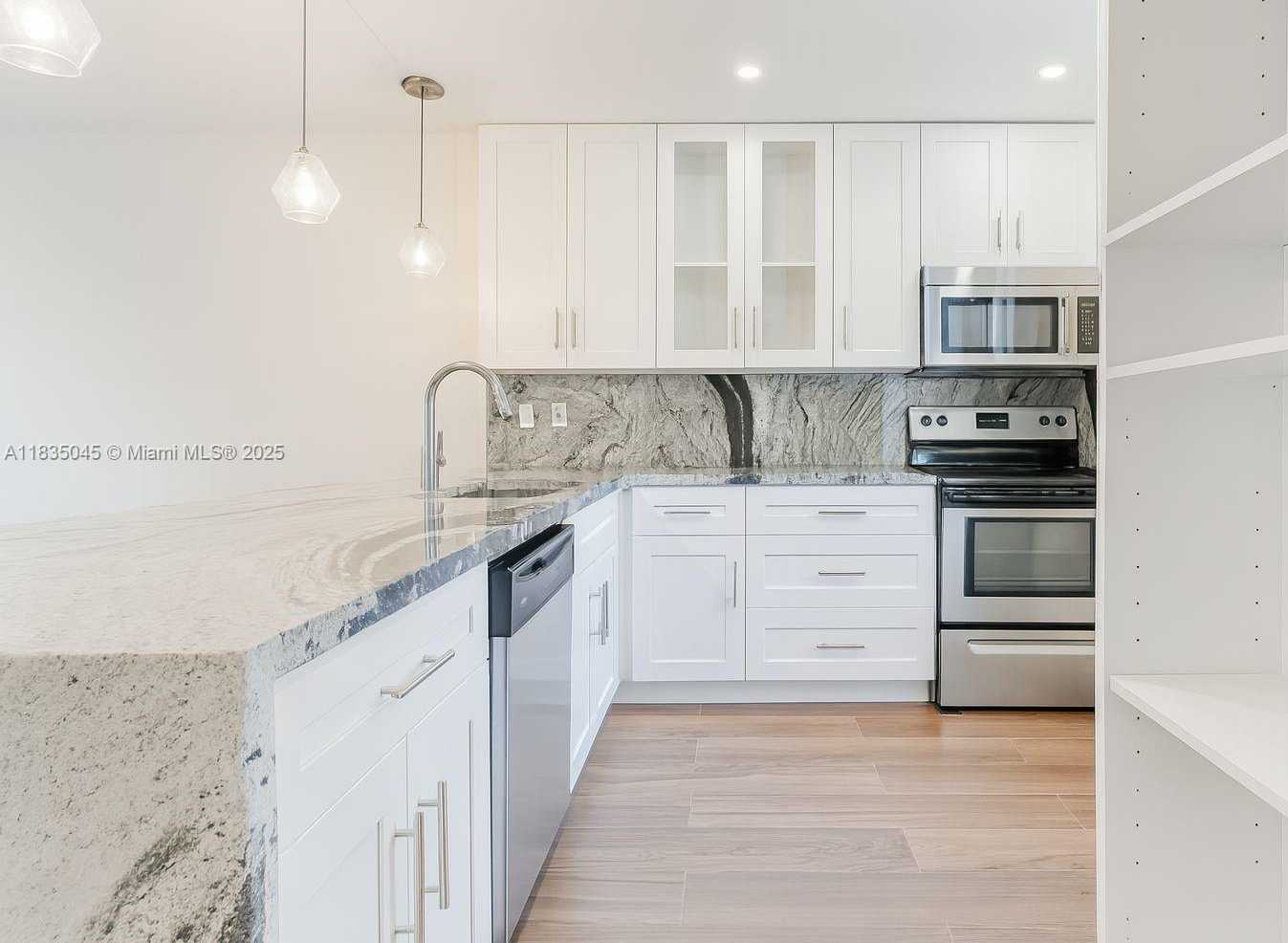 Small Image of 7707 Camino Real, Miami, FL 33143, USA Number 2