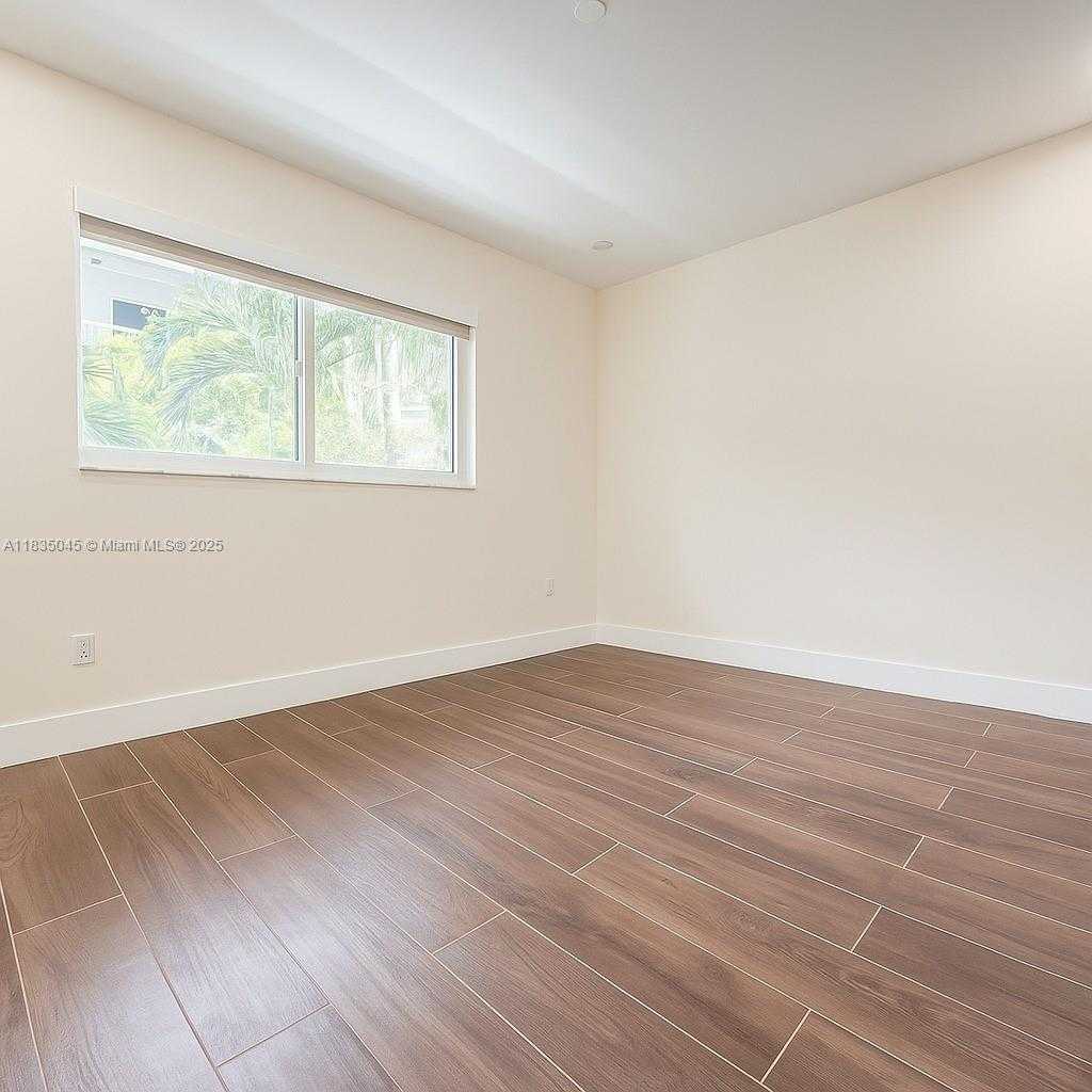 Small Image of 7707 Camino Real, Miami, FL 33143, USA Number 6