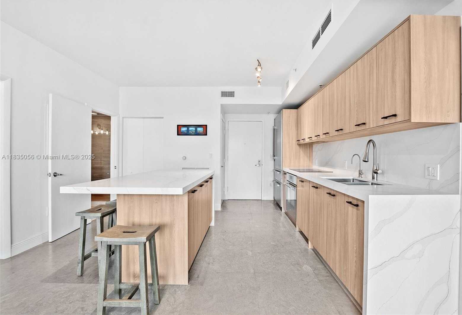 Small Image of 90 SOUTH WEST 3RD ST #3810, Miami Number 16