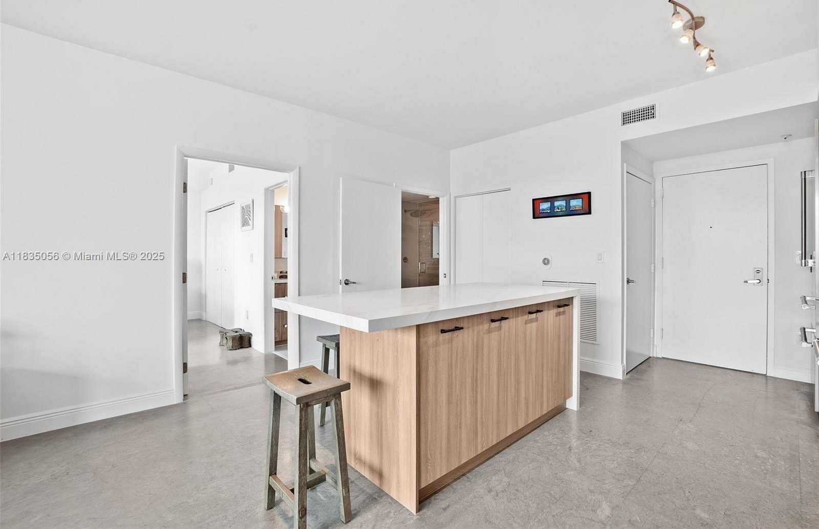Small Image of 90 SOUTH WEST 3RD ST #3810, Miami Number 18
