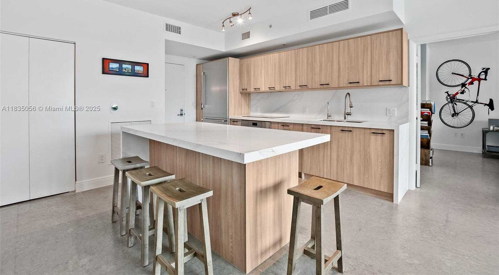 Small Image of 90 SOUTH WEST 3RD ST #3810, Miami Number 19