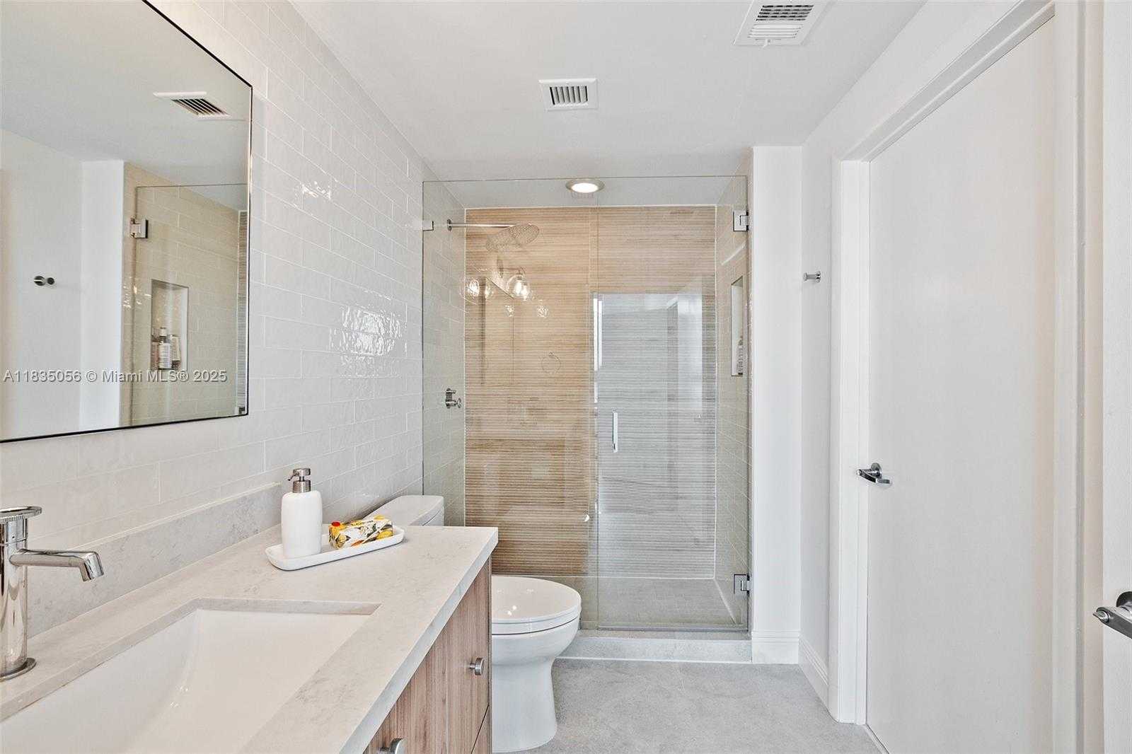 Small Image of 90 SOUTH WEST 3RD ST #3810, Miami Number 26