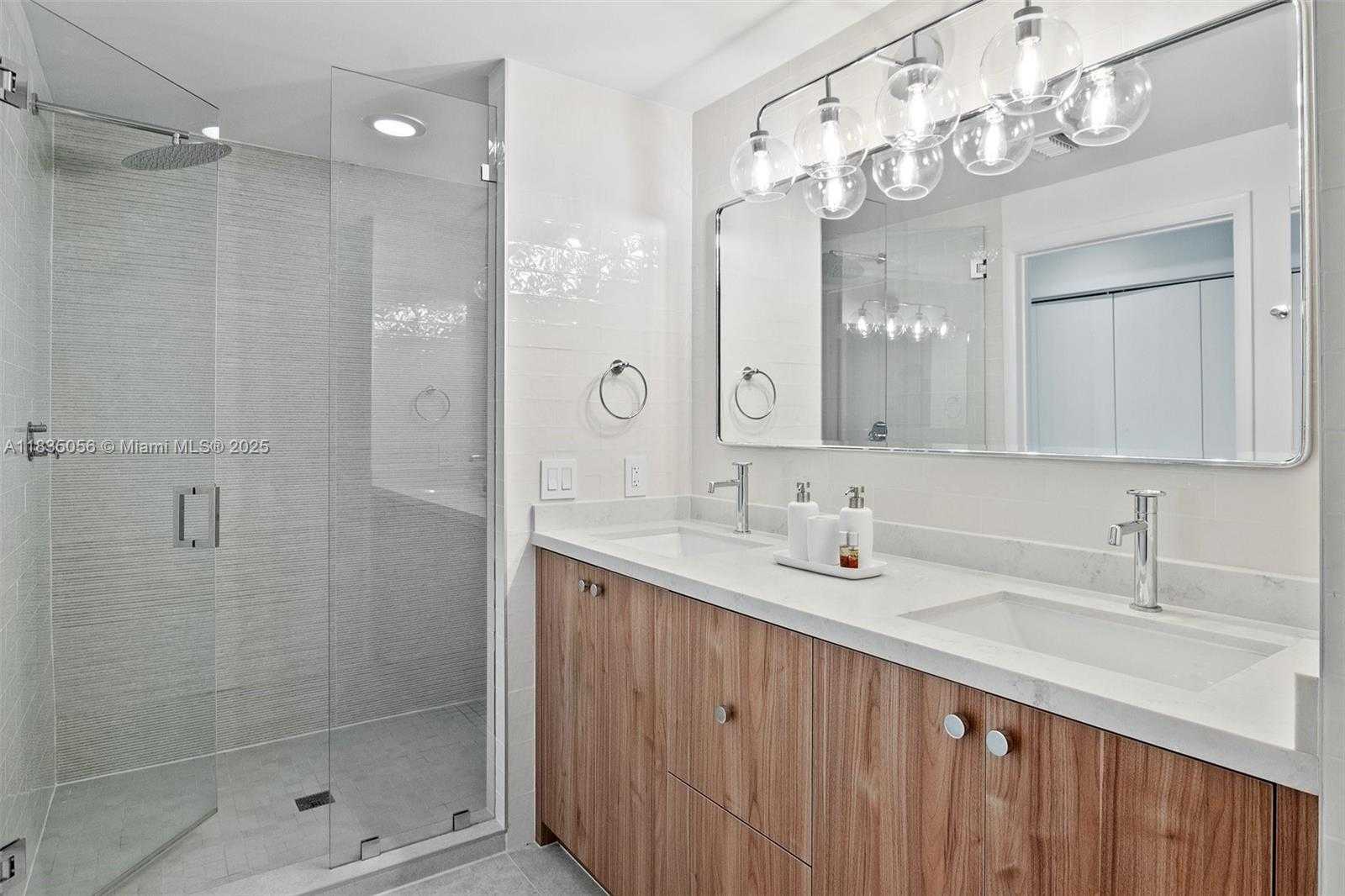 Small Image of 90 SOUTH WEST 3RD ST #3810, Miami Number 29