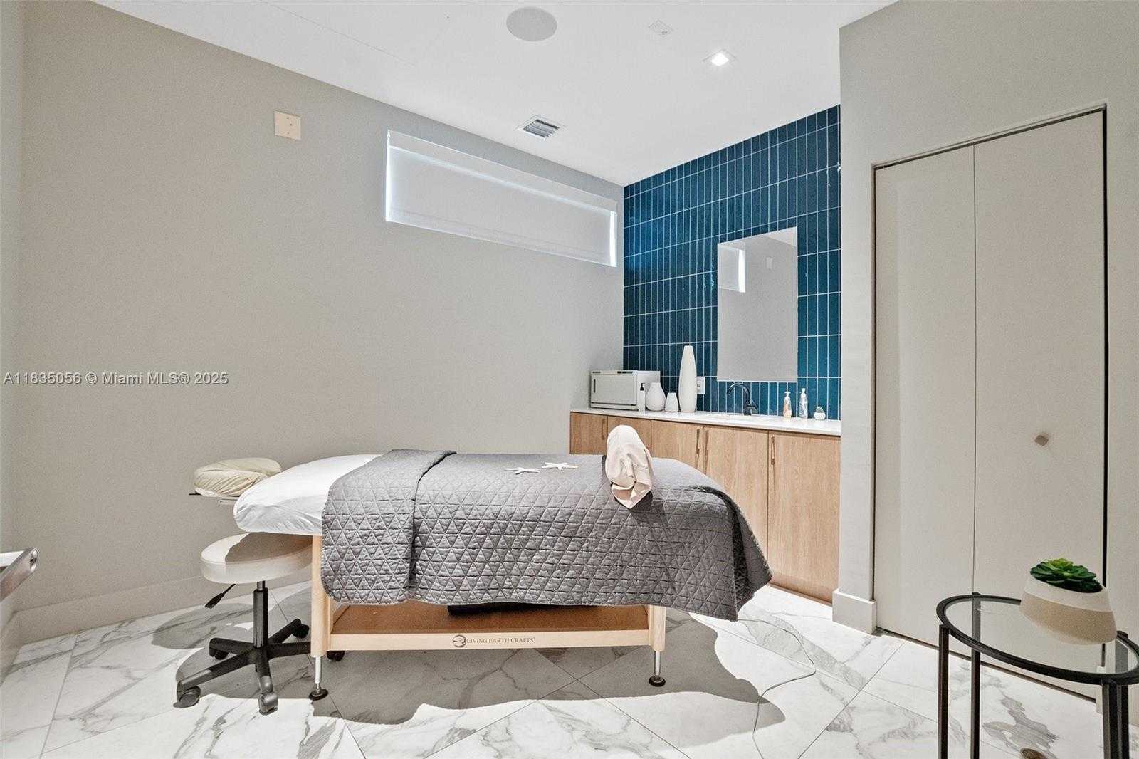 Small Image of 90 SOUTH WEST 3RD ST #3810, Miami Number 40