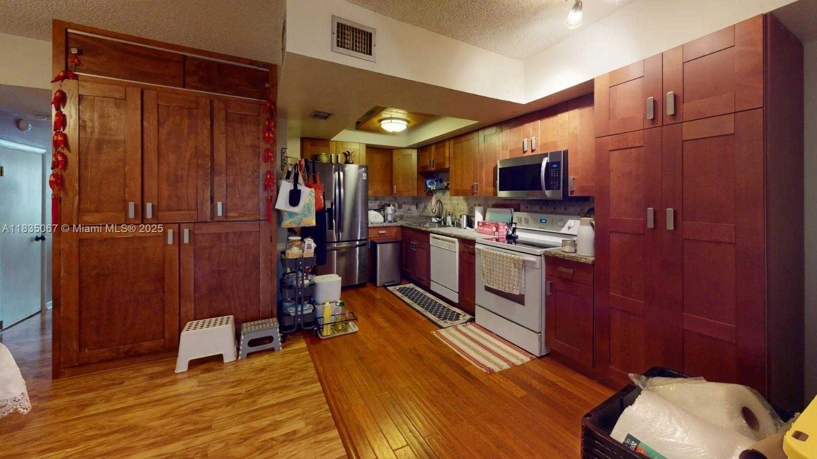 Small Image of 15 LAREDO PL #2-7, Davie Number 11