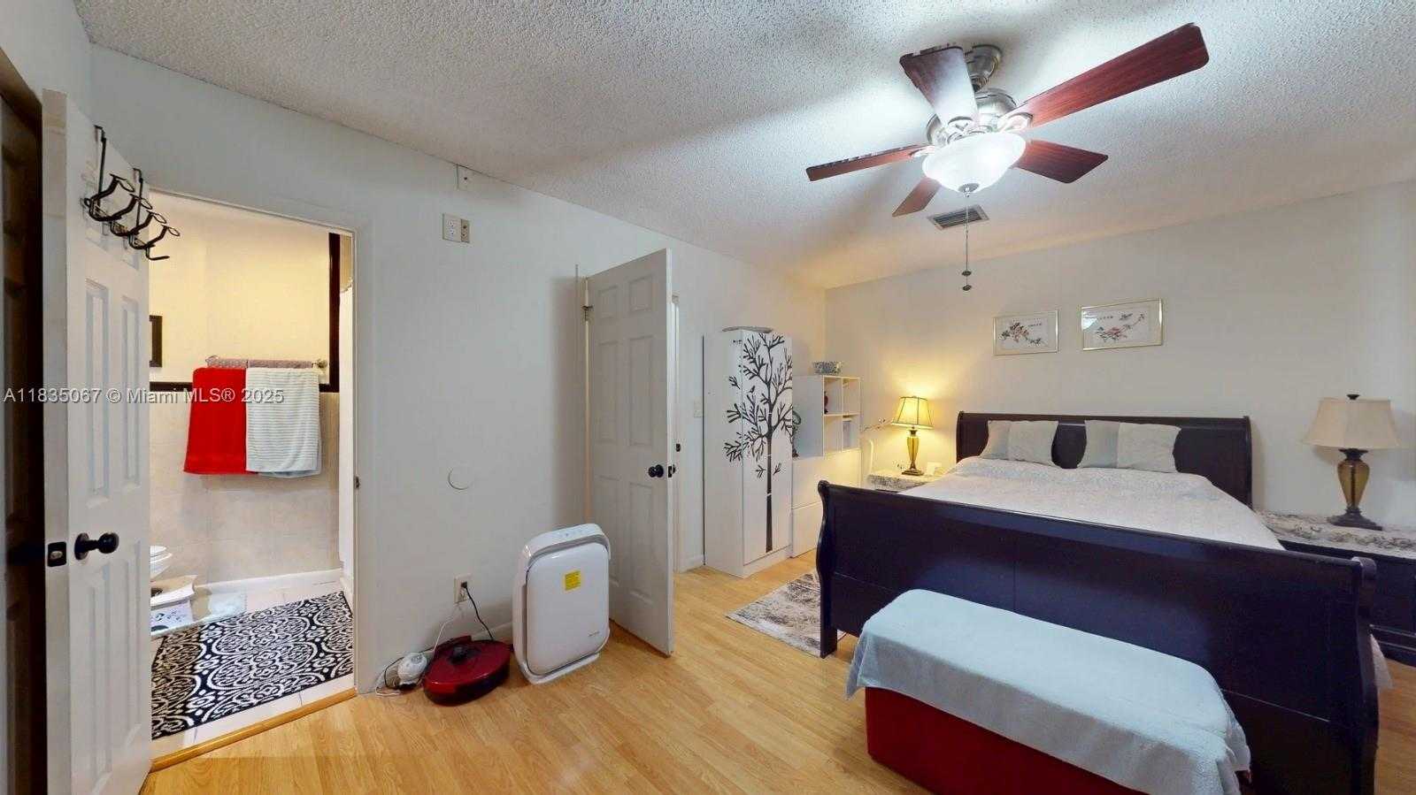 Small Image of 15 LAREDO PL #2-7, Davie Number 15