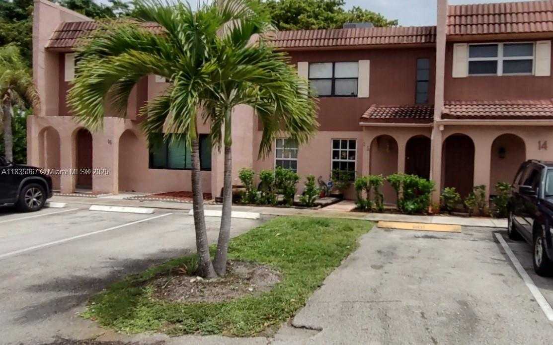 Small Image of 15 LAREDO PL #2-7, Davie Number 2