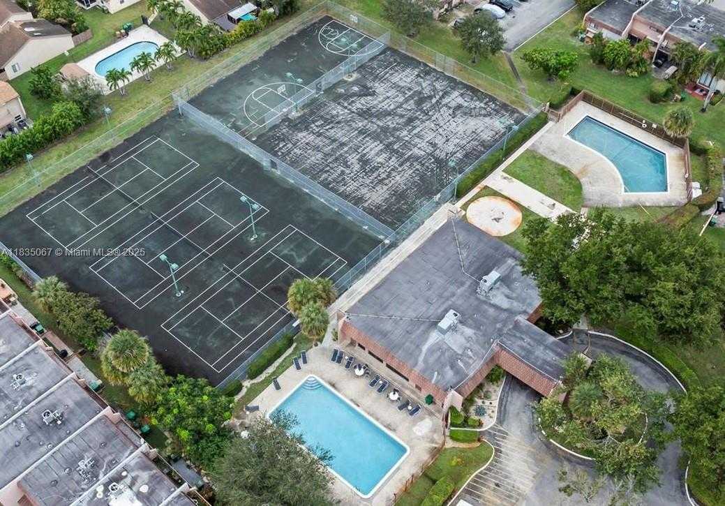 Small Image of 15 LAREDO PL #2-7, Davie Number 22