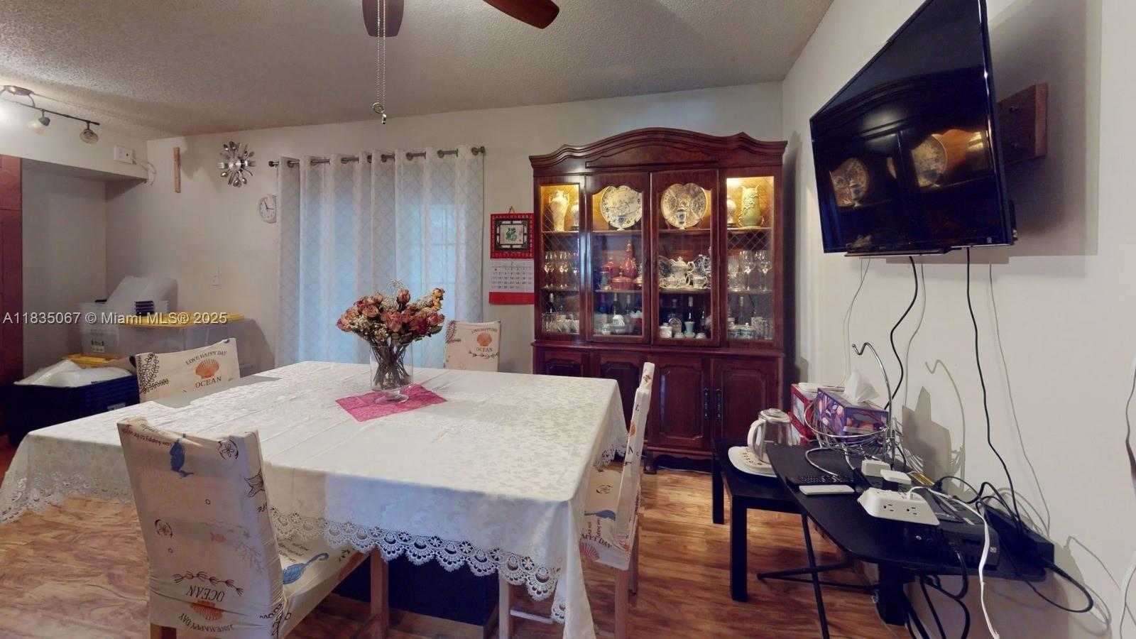 Small Image of 15 LAREDO PL #2-7, Davie Number 4