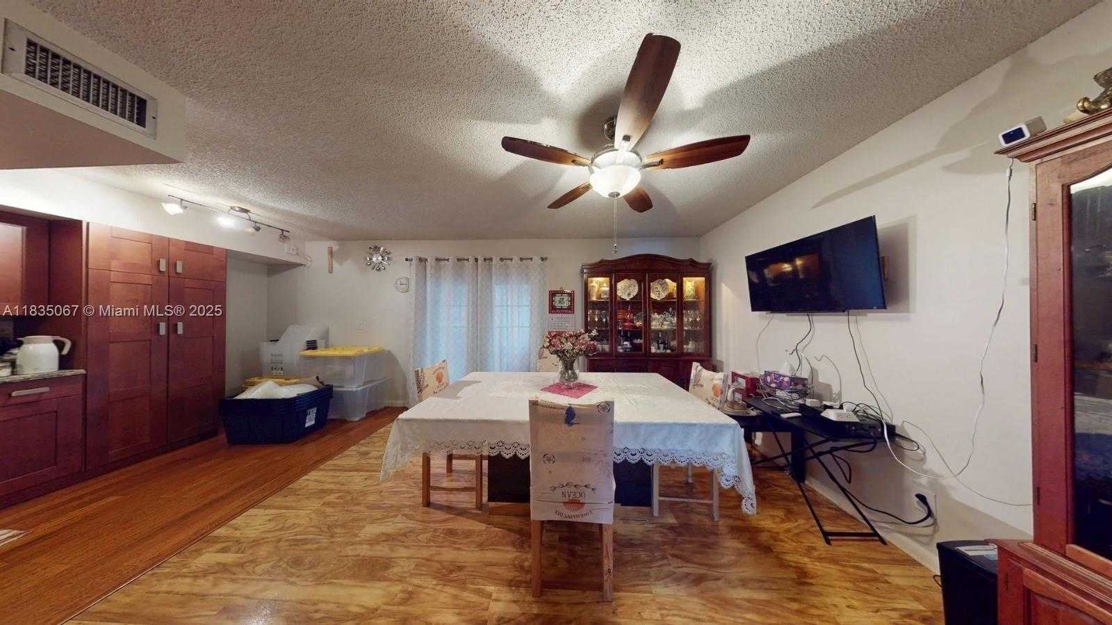 Small Image of 15 LAREDO PL #2-7, Davie Number 8