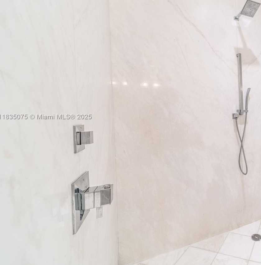 Small Image of 1110 SEMINOLE DR #502, Fort Lauderdale Number 13