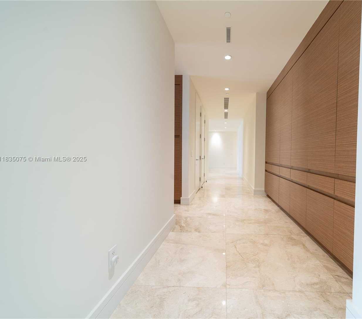 Small Image of 1110 SEMINOLE DR #502, Fort Lauderdale Number 19