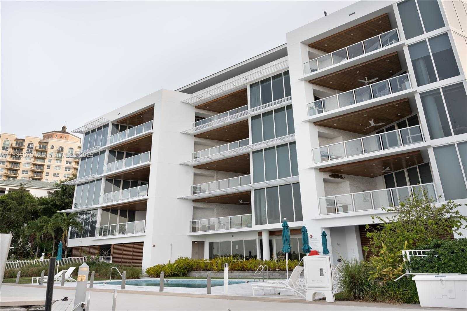 Small Image of 1110 SEMINOLE DR #502, Fort Lauderdale Number 2