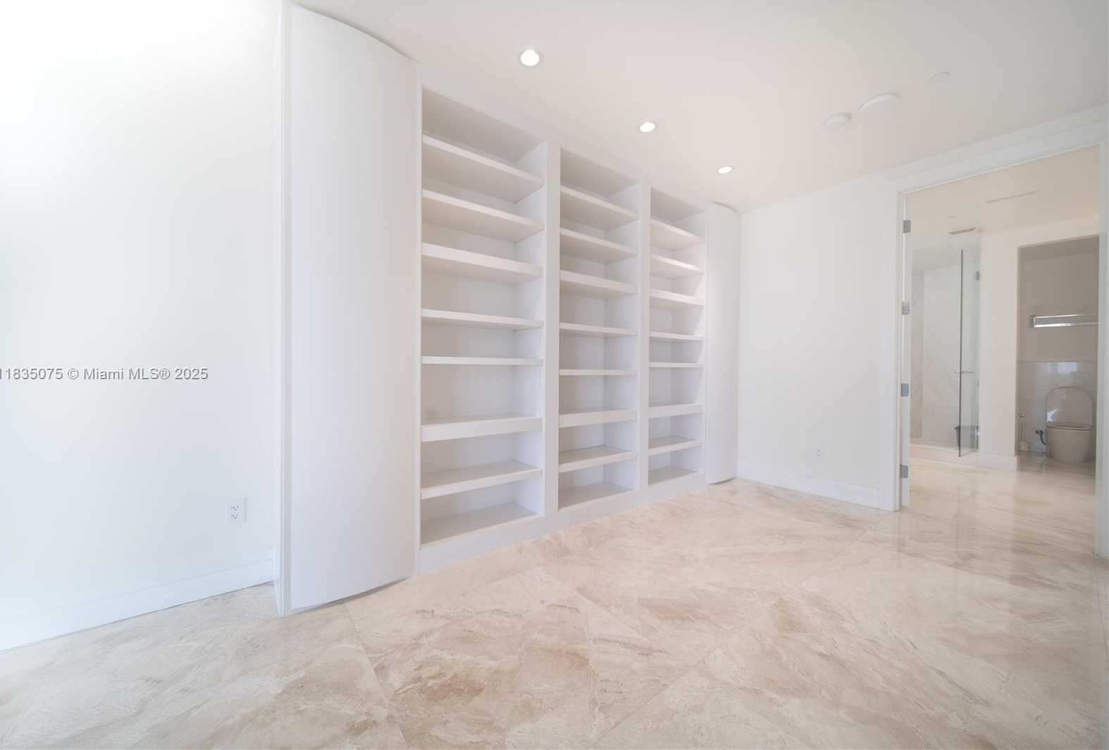 Small Image of 1110 SEMINOLE DR #502, Fort Lauderdale Number 26