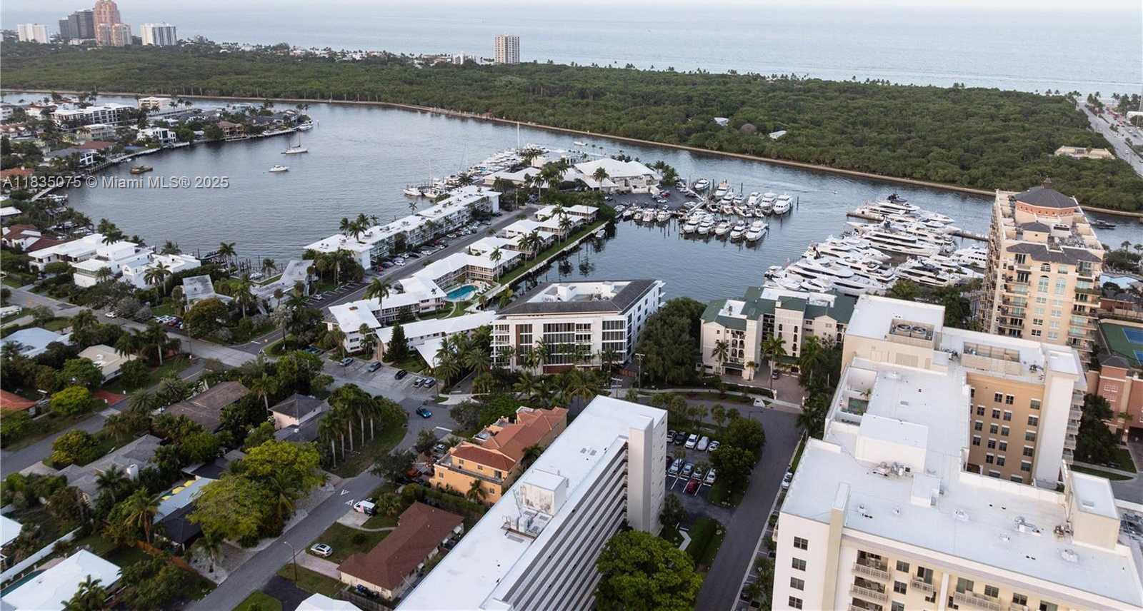 Small Image of 1110 SEMINOLE DR #502, Fort Lauderdale Number 3