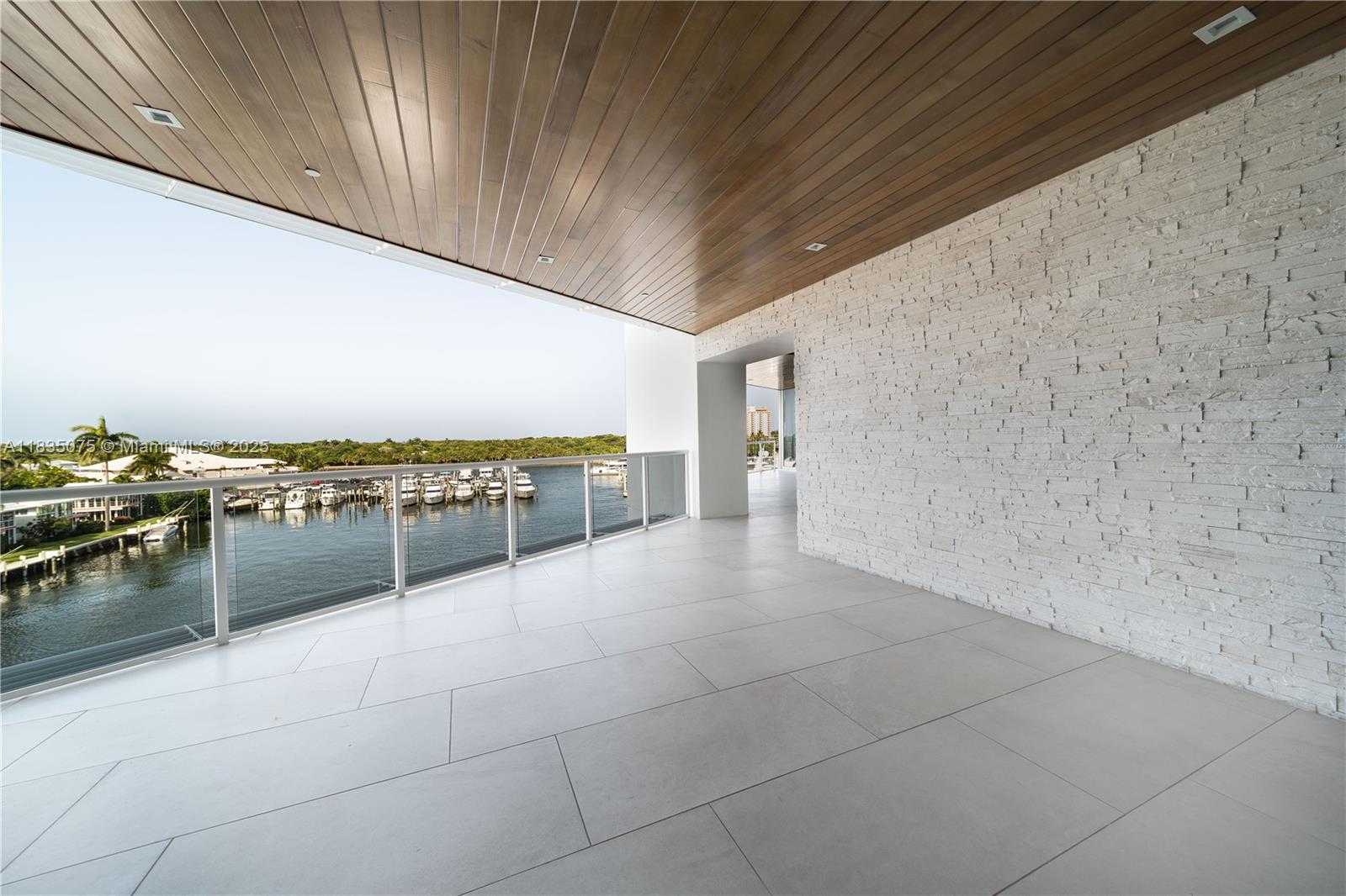 Small Image of 1110 SEMINOLE DR #502, Fort Lauderdale Number 31