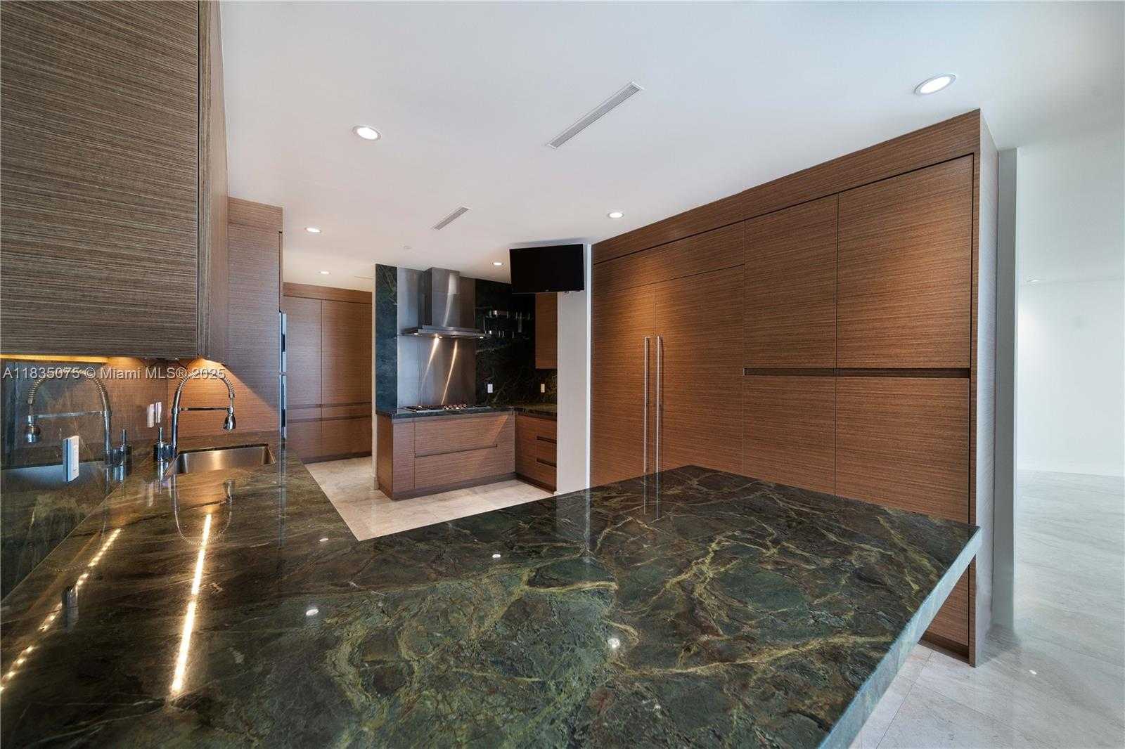 Small Image of 1110 SEMINOLE DR #502, Fort Lauderdale Number 34