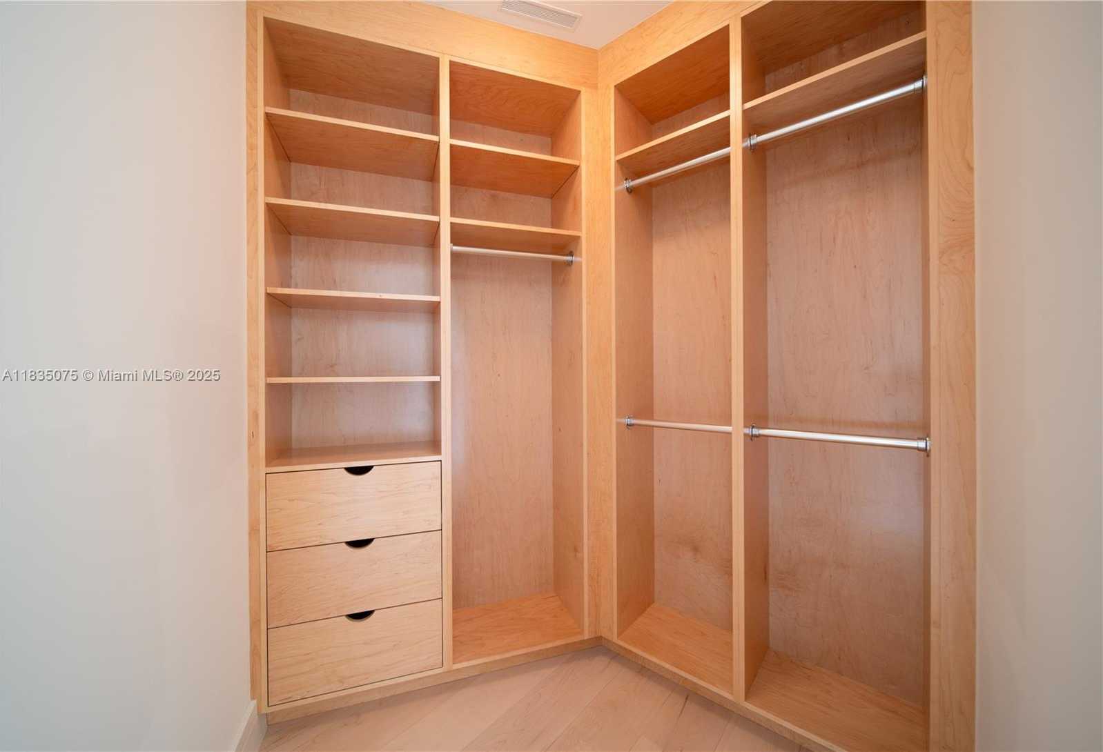 Small Image of 1110 SEMINOLE DR #502, Fort Lauderdale Number 46