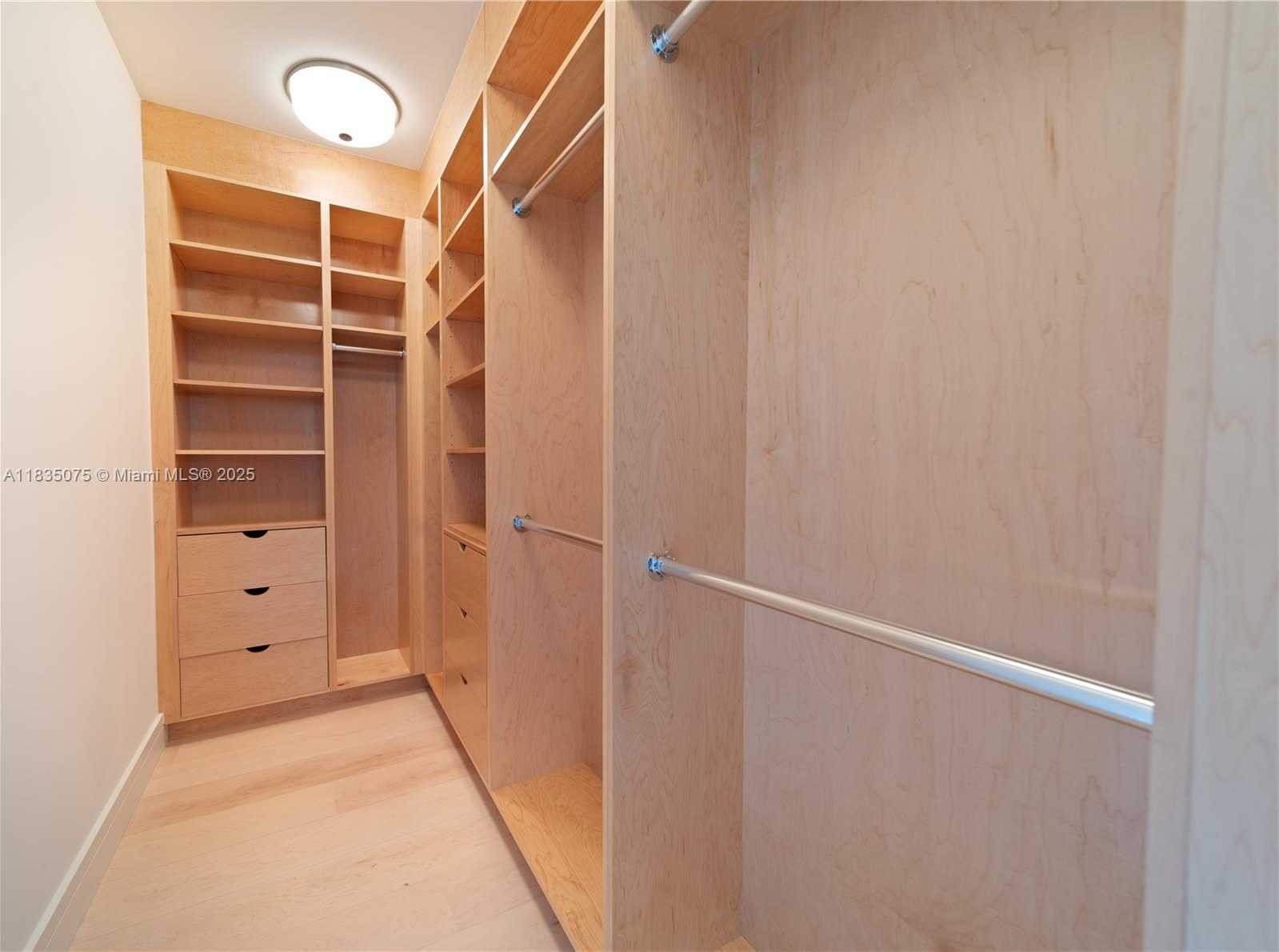 Small Image of 1110 SEMINOLE DR #502, Fort Lauderdale Number 49