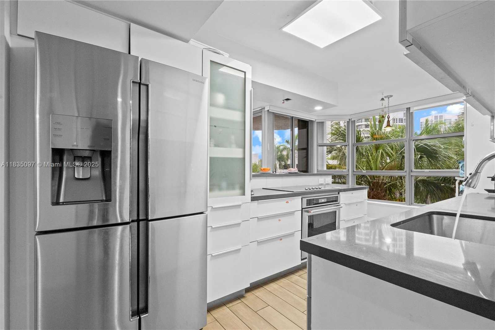 Small Image of 3530 MYSTIC POINTE DR #309, Aventura Number 10