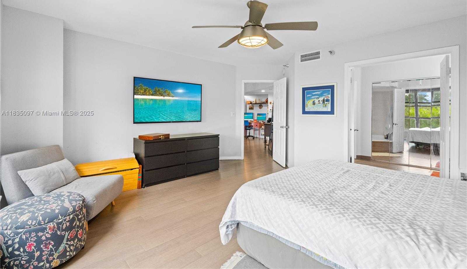 Small Image of 3530 MYSTIC POINTE DR #309, Aventura Number 14
