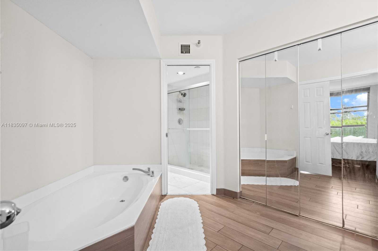 Small Image of 3530 MYSTIC POINTE DR #309, Aventura Number 15