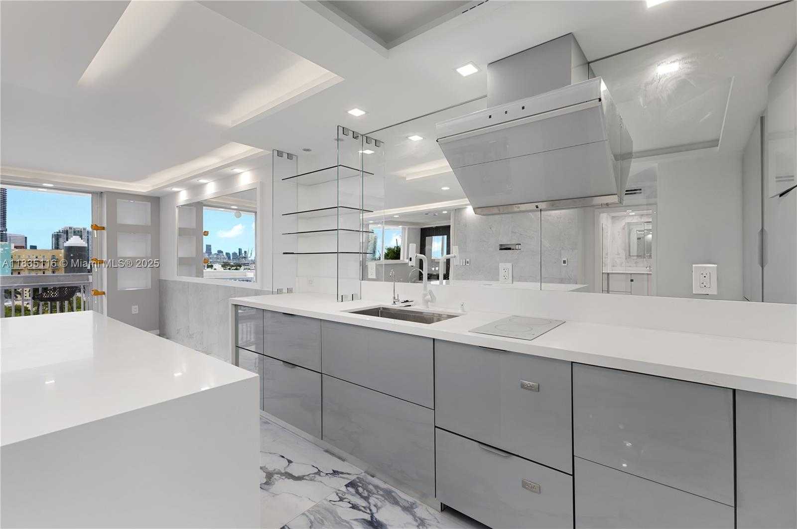 Small Image of 401 OCEAN DR #1004, Miami Beach Number 10