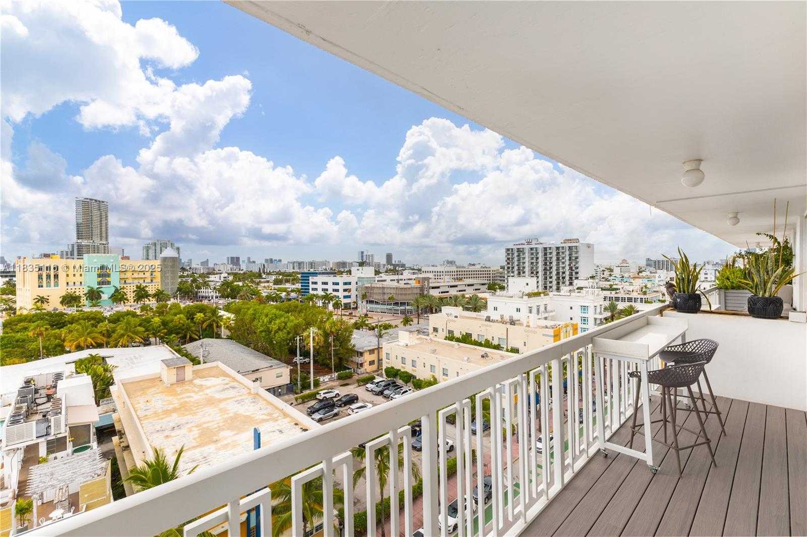 Small Image of 401 OCEAN DR #1004, Miami Beach Number 2