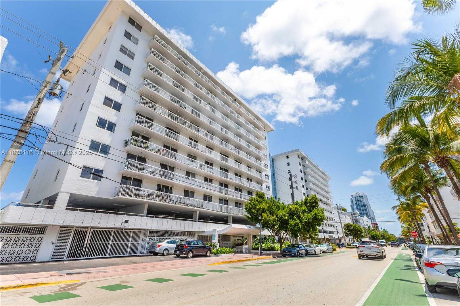 Small Image of 401 OCEAN DR #1004, Miami Beach Number 23
