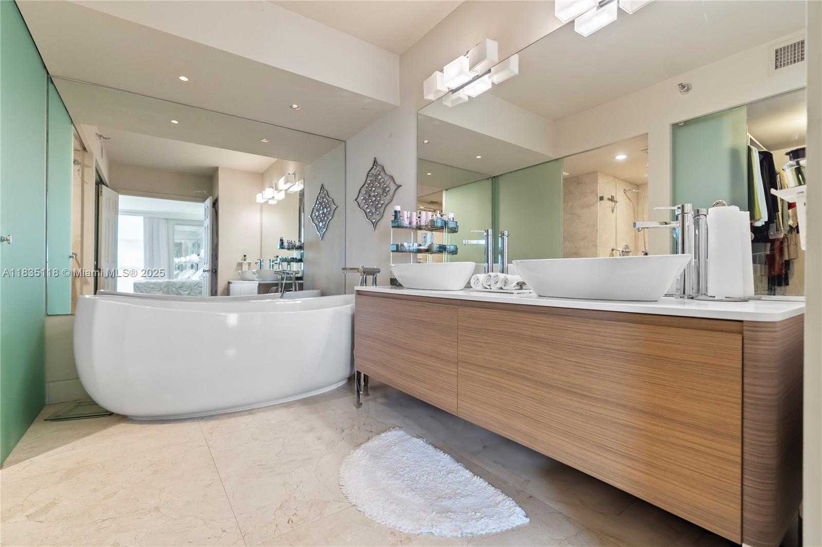 Small Image of 3530 MYSTIC POINTE DR #1714, Aventura Number 14