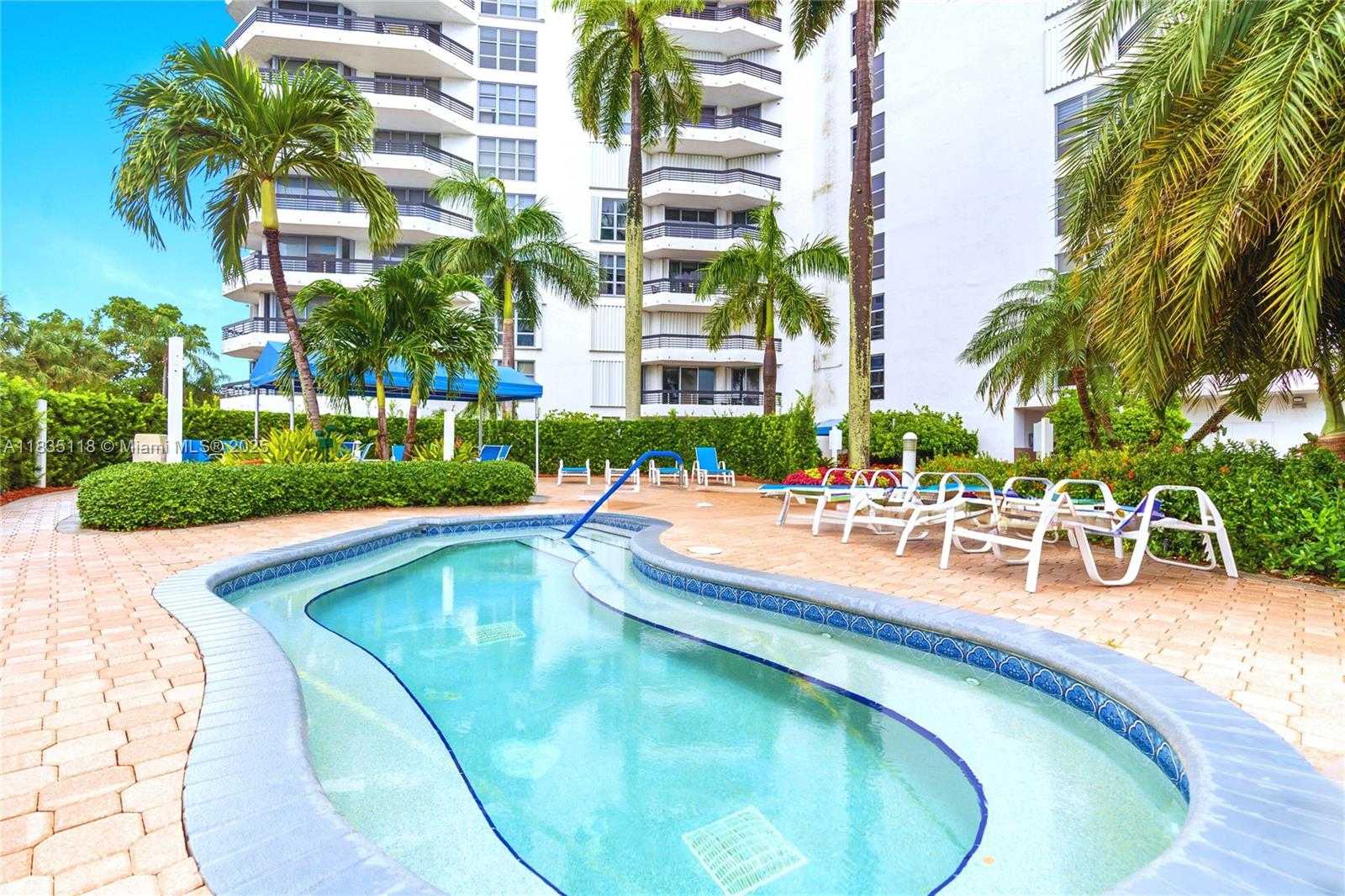Small Image of 3530 MYSTIC POINTE DR #1714, Aventura Number 30