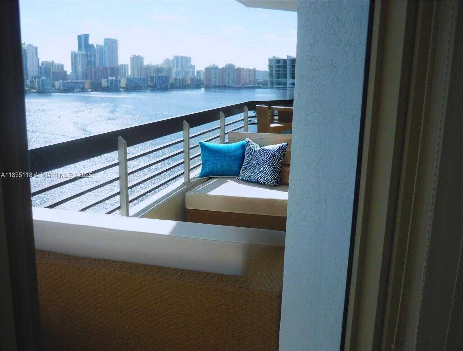 Small Image of 3530 MYSTIC POINTE DR #1714, Aventura Number 8
