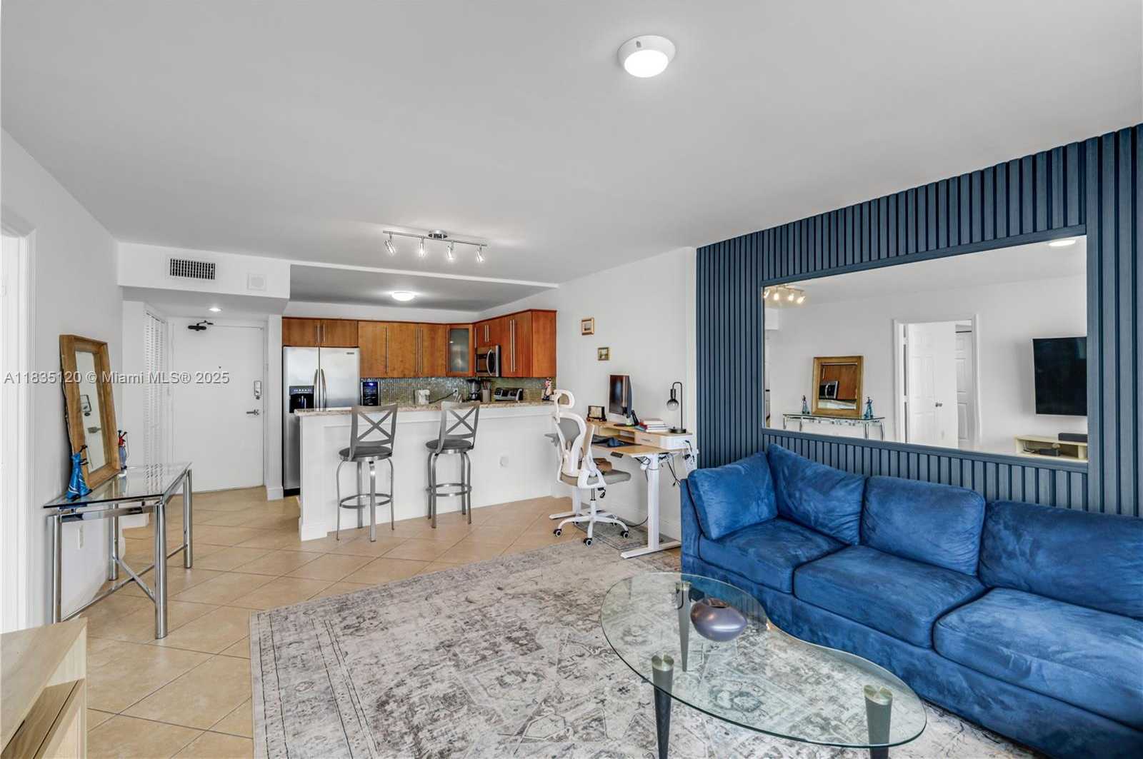 Small Image of 401 OCEAN DR #1024, Miami Beach Number 15