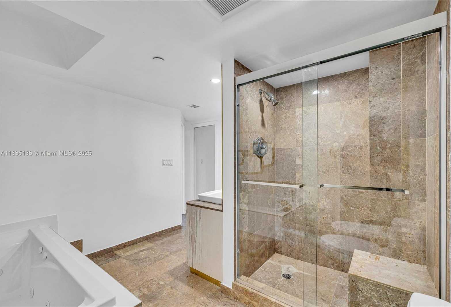 Small Image of 19667 TURNBERRY WAY #23AB, Aventura Number 17