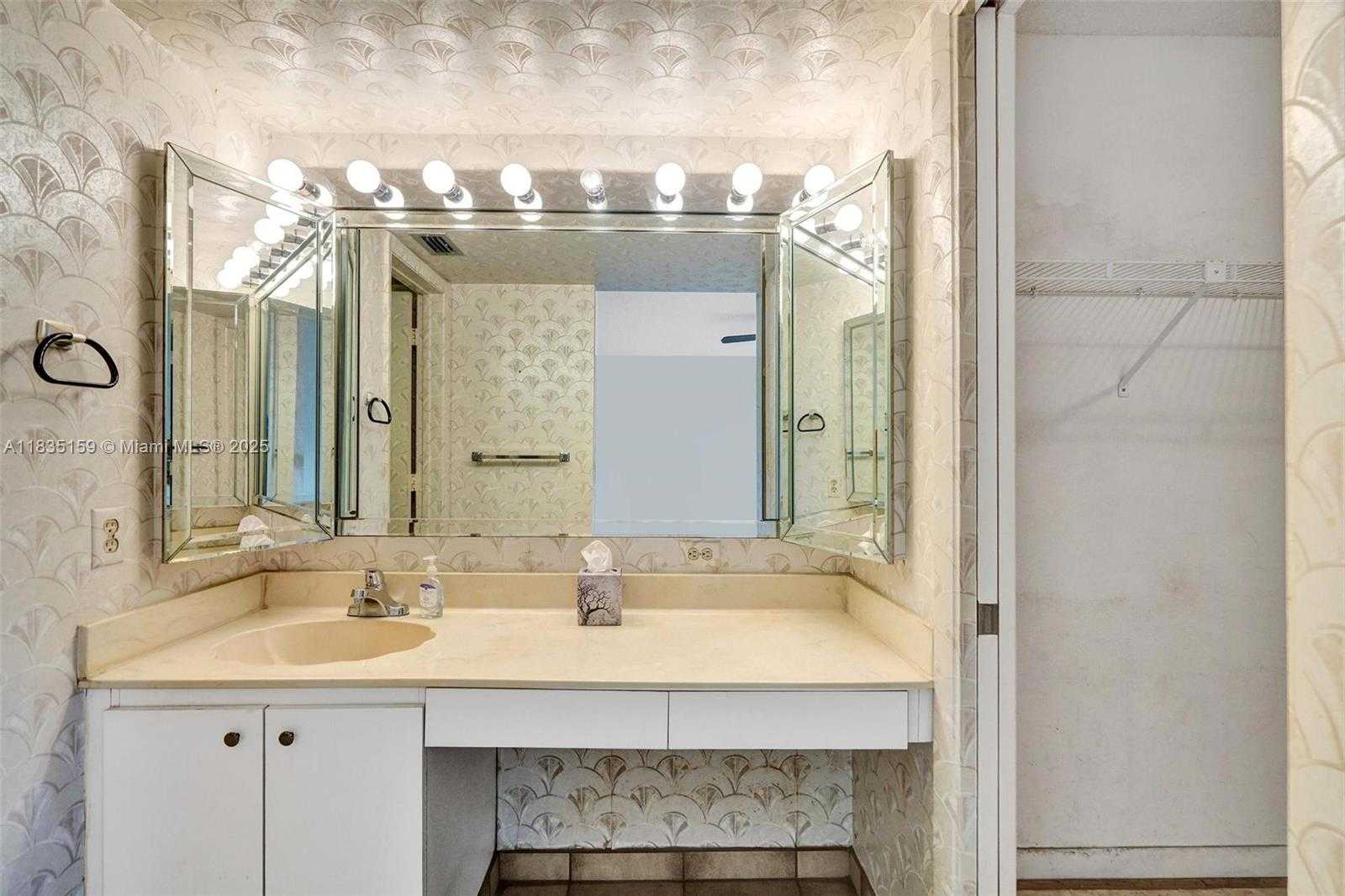 Small Image of 4965 EAST SABAL PALM BLVD #207, Tamarac Number 31